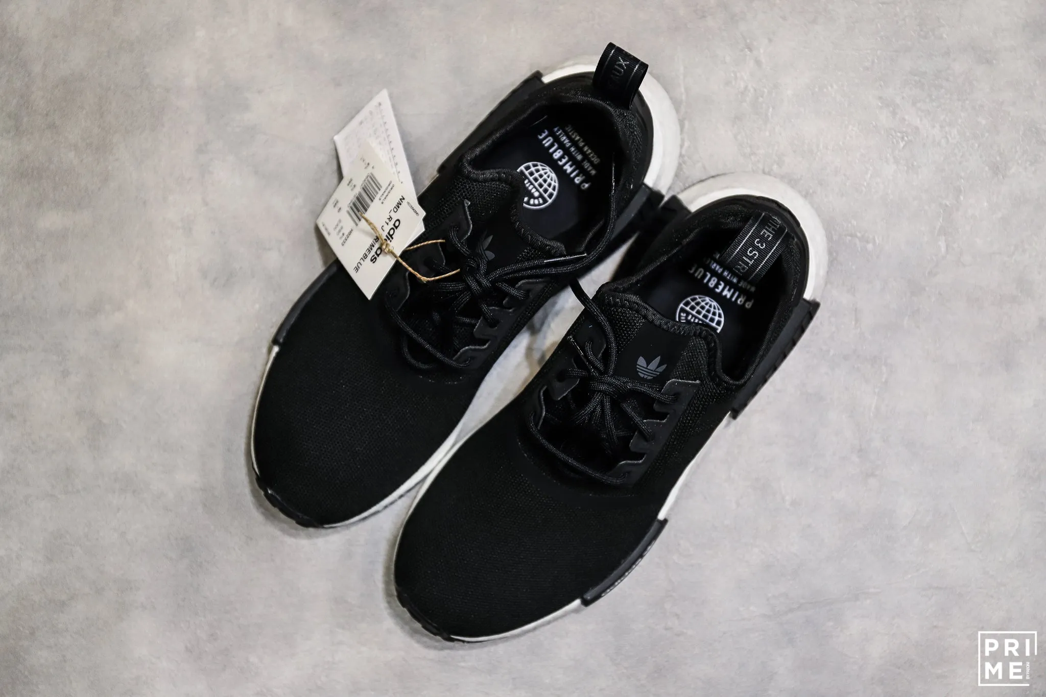 Adidas NMD R1  Refine core black / white gum (H02333)