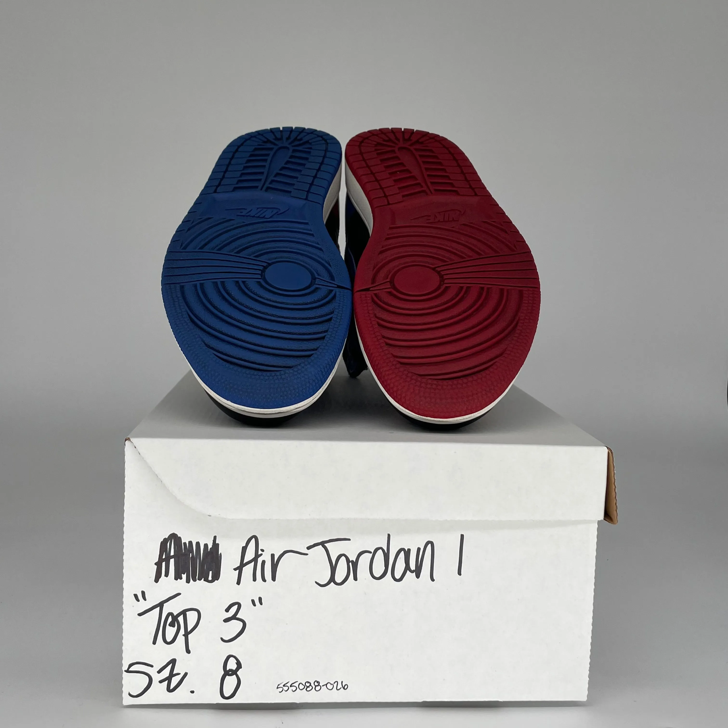 AIR JORDAN 1 TOP 3 SIZE 8 555088-026