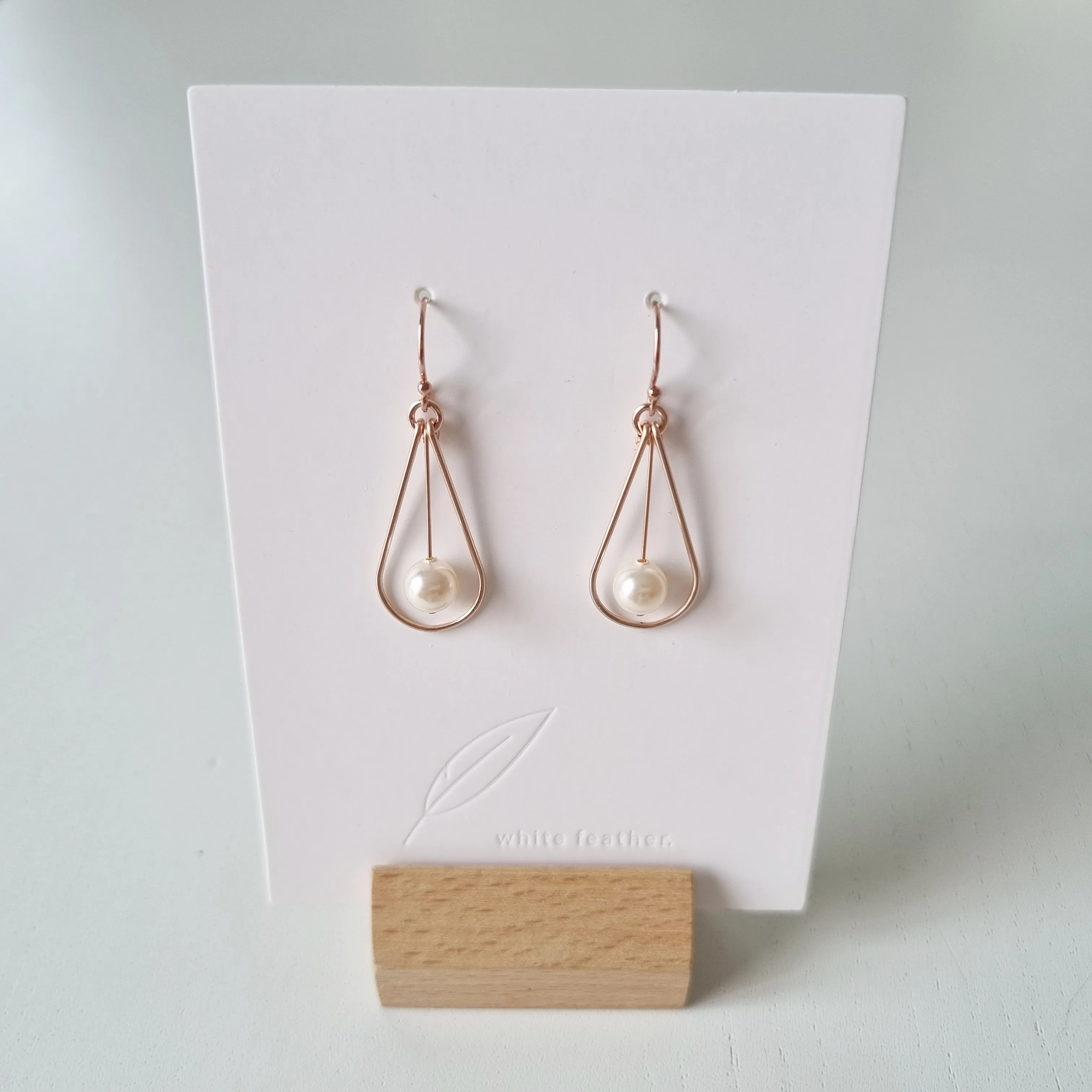 Dew Drop Earrings / Austrian Pearl