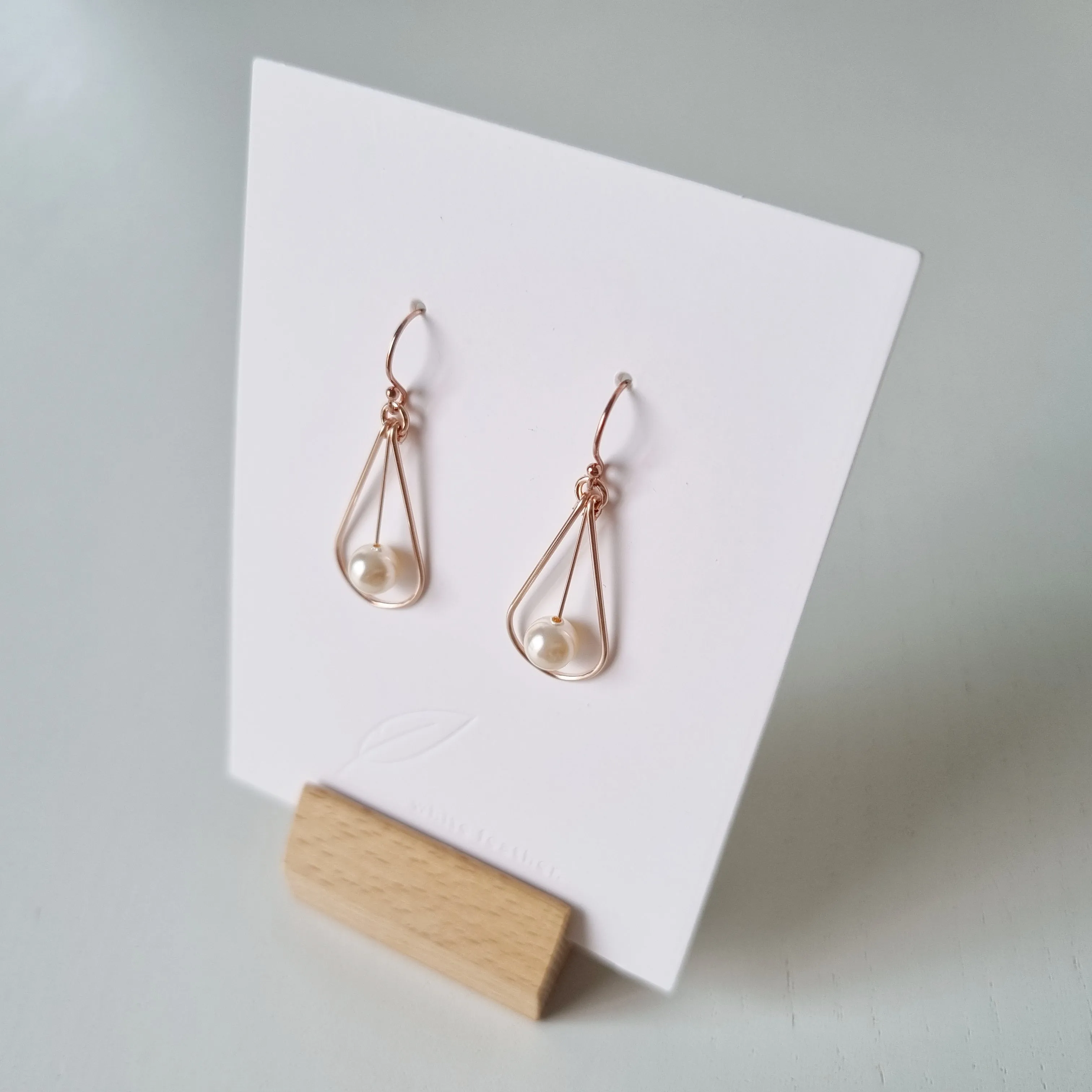 Dew Drop Earrings / Austrian Pearl