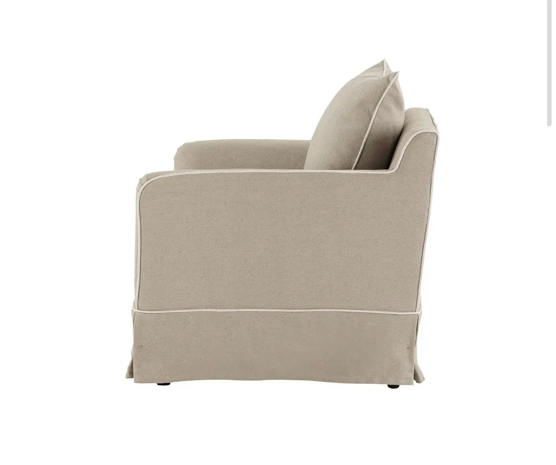 East Hampton Armchair Natural white piping