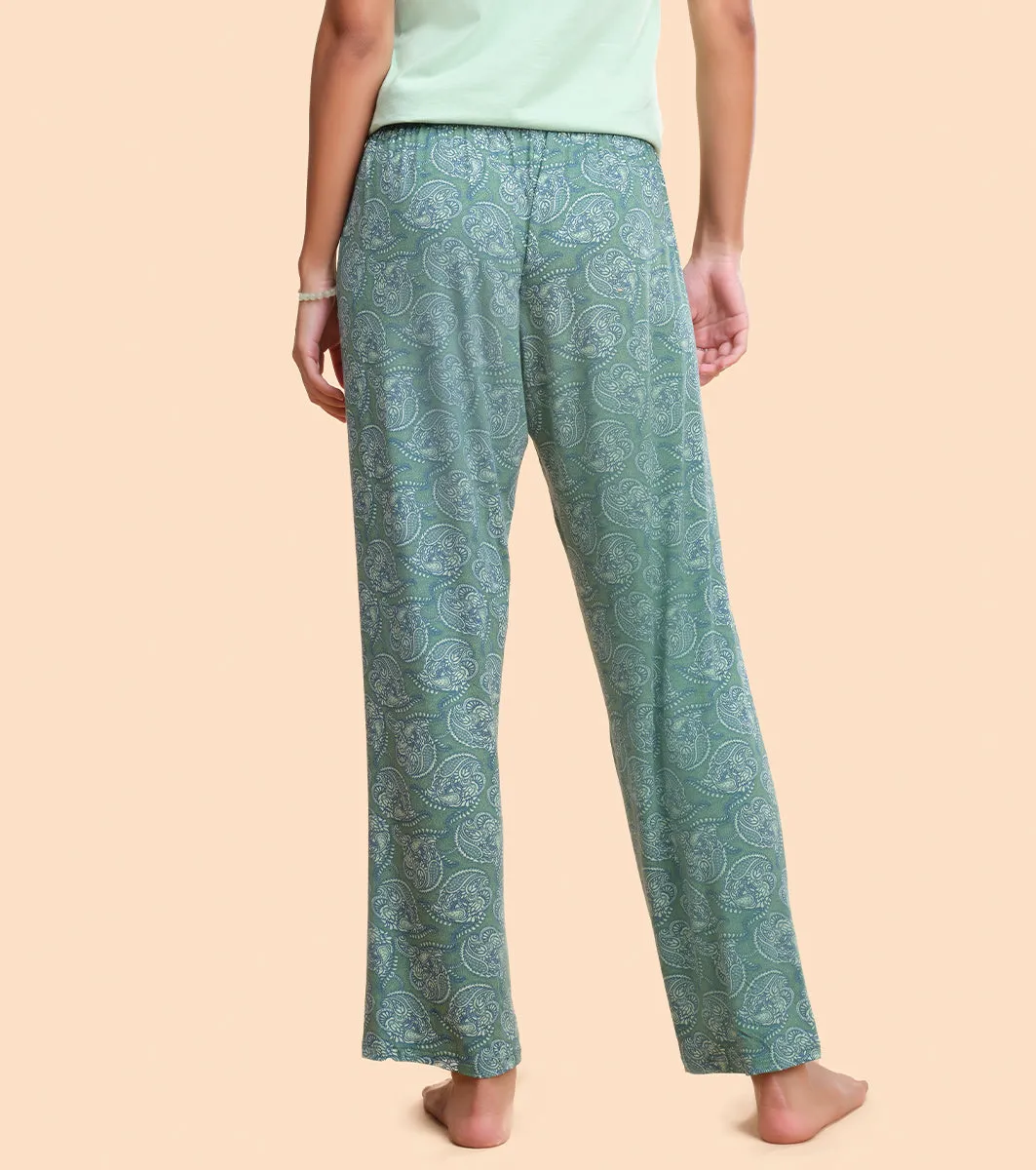 Essentials – E4A4
BASIC HOME PANT | VISCOSE SPANDES PRINTED PULL-ON PANT
RELAXED FIT | MID RISE | REGULAR LENGTH