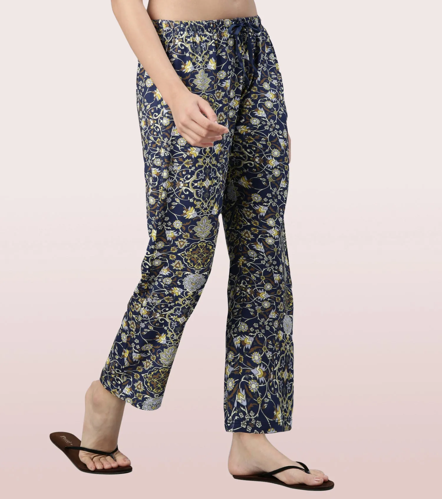 Essentials – E4A4
BASIC HOME PANT | VISCOSE SPANDES PRINTED PULL-ON PANT
RELAXED FIT | MID RISE | REGULAR LENGTH