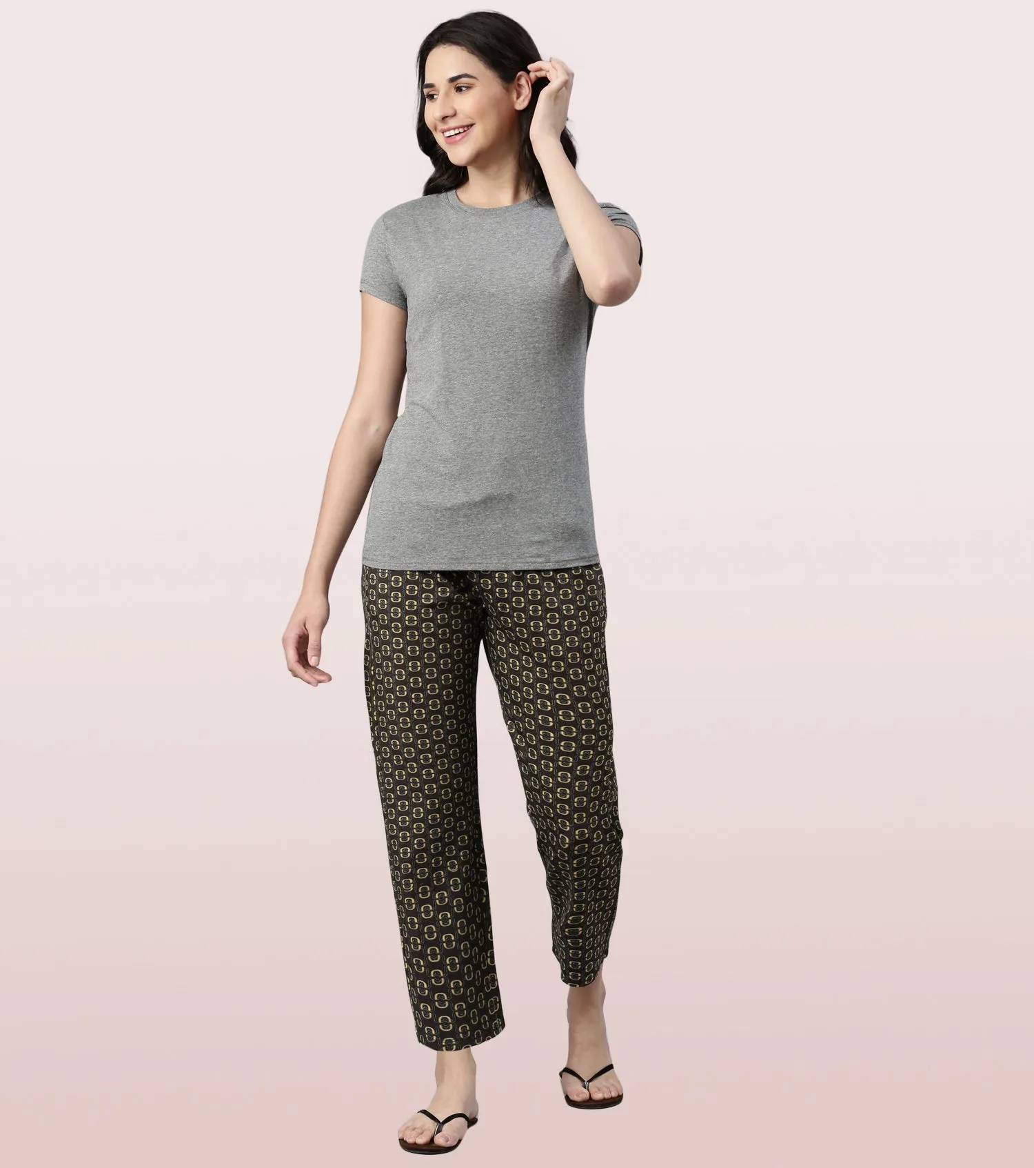 Essentials – E4A4
BASIC HOME PANT | VISCOSE SPANDES PRINTED PULL-ON PANT
RELAXED FIT | MID RISE | REGULAR LENGTH