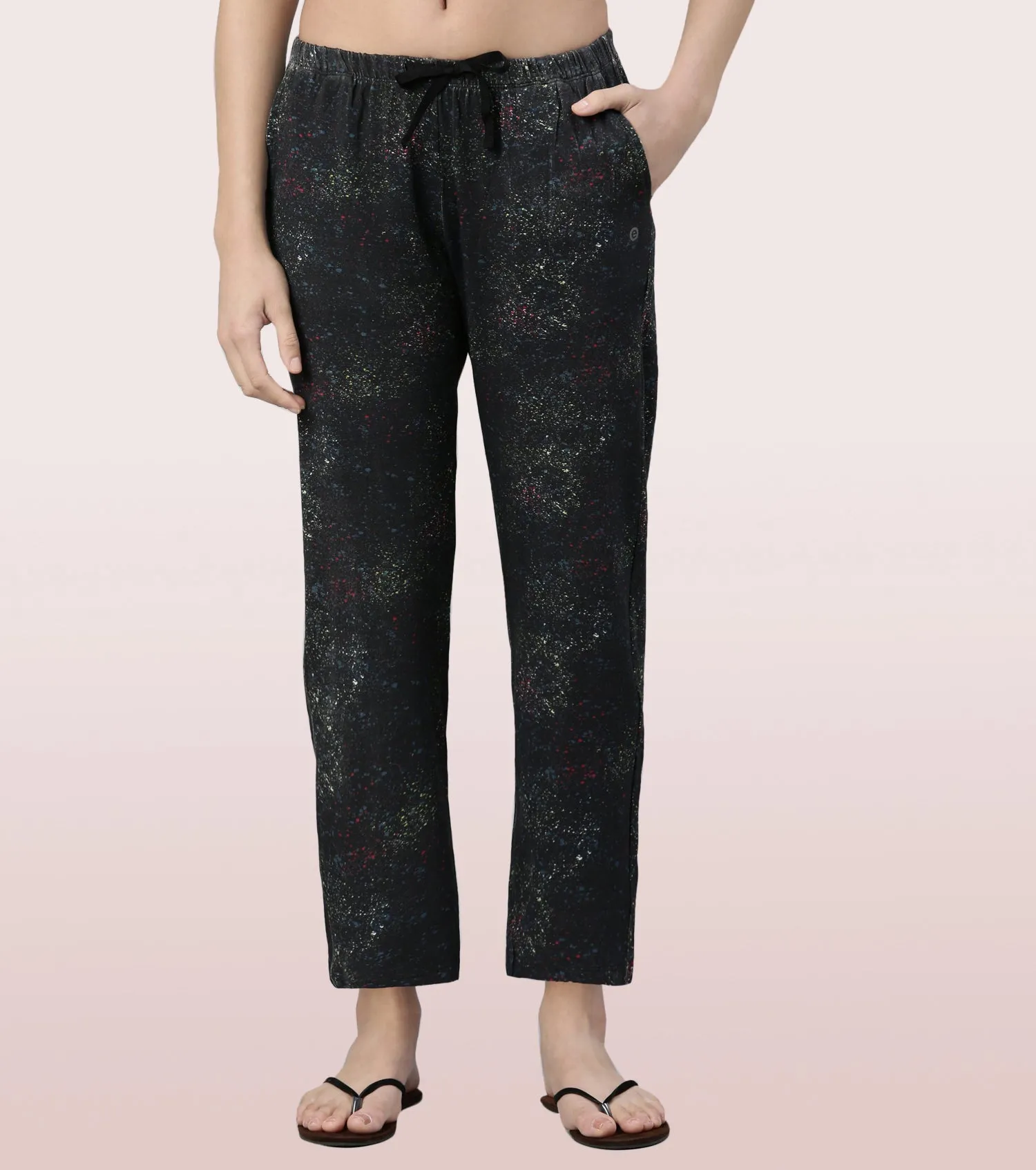 Essentials – E4A4
BASIC HOME PANT | VISCOSE SPANDES PRINTED PULL-ON PANT
RELAXED FIT | MID RISE | REGULAR LENGTH