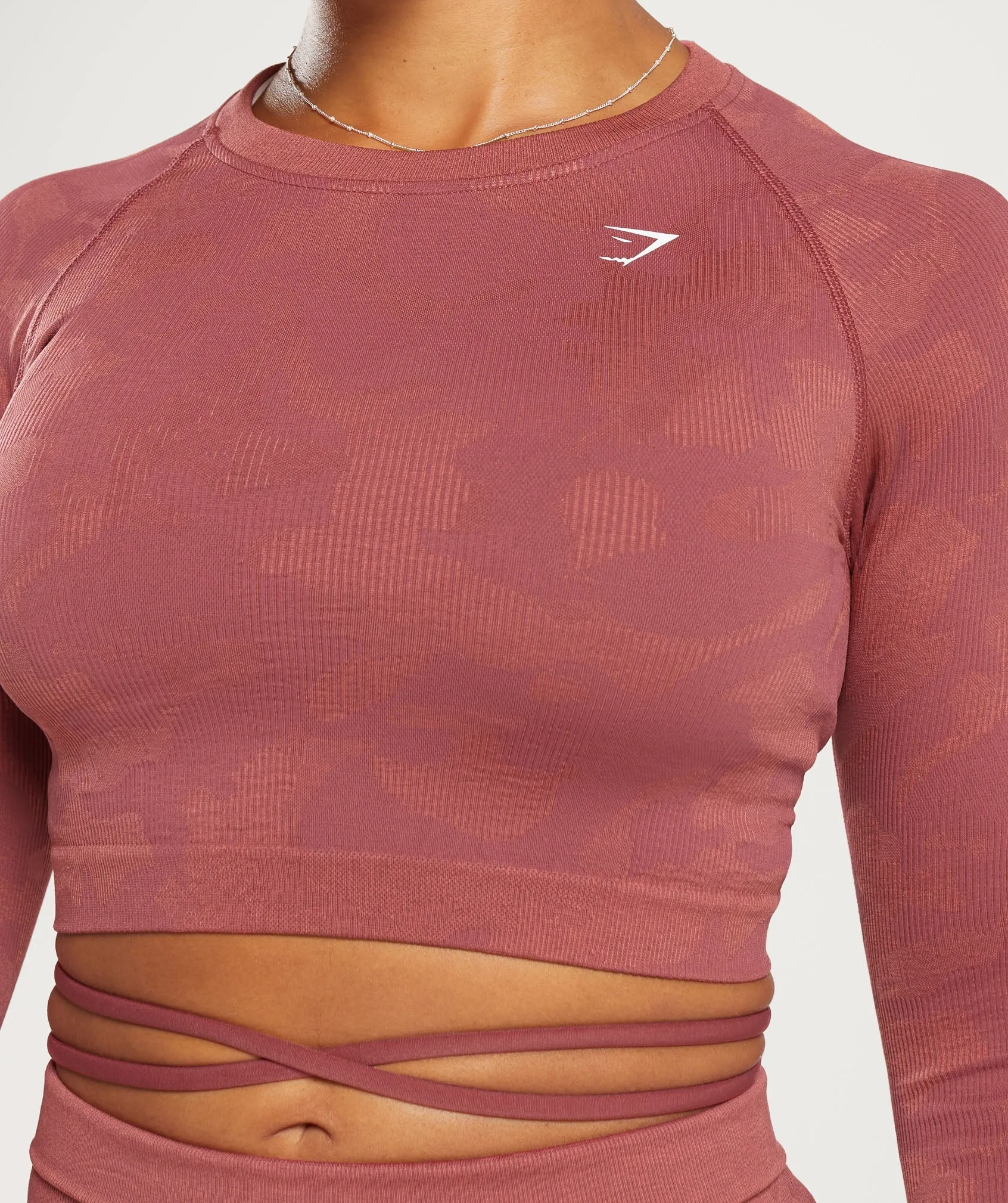 Gymshark Adapt Camo Seamless Ribbed Long Sleeve Crop Top - Soft Berry/Sunbaked Pink