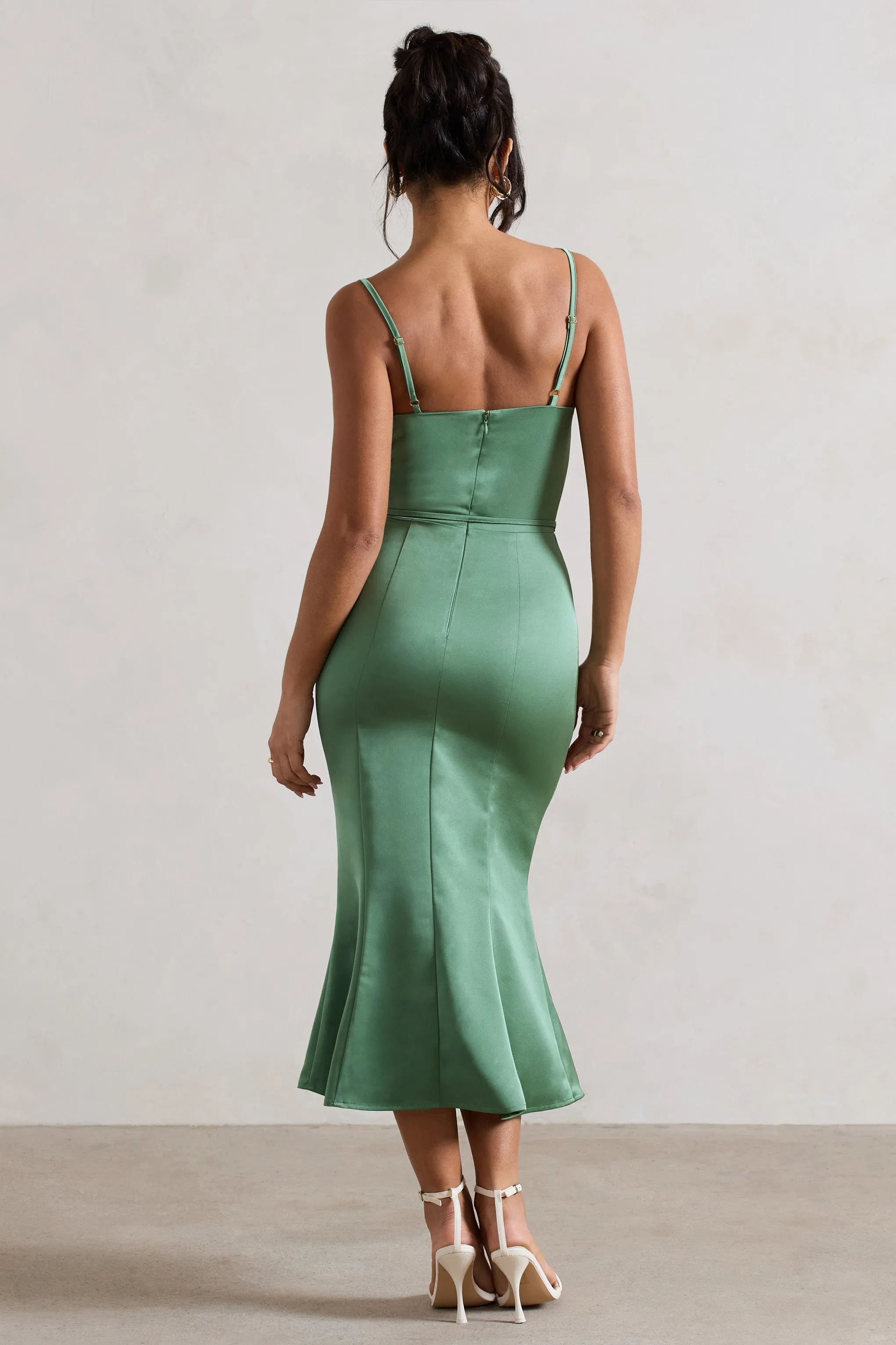 Just A Moment | Robe mi-longue vert en satin encolure arrondie et ceinture à la taille