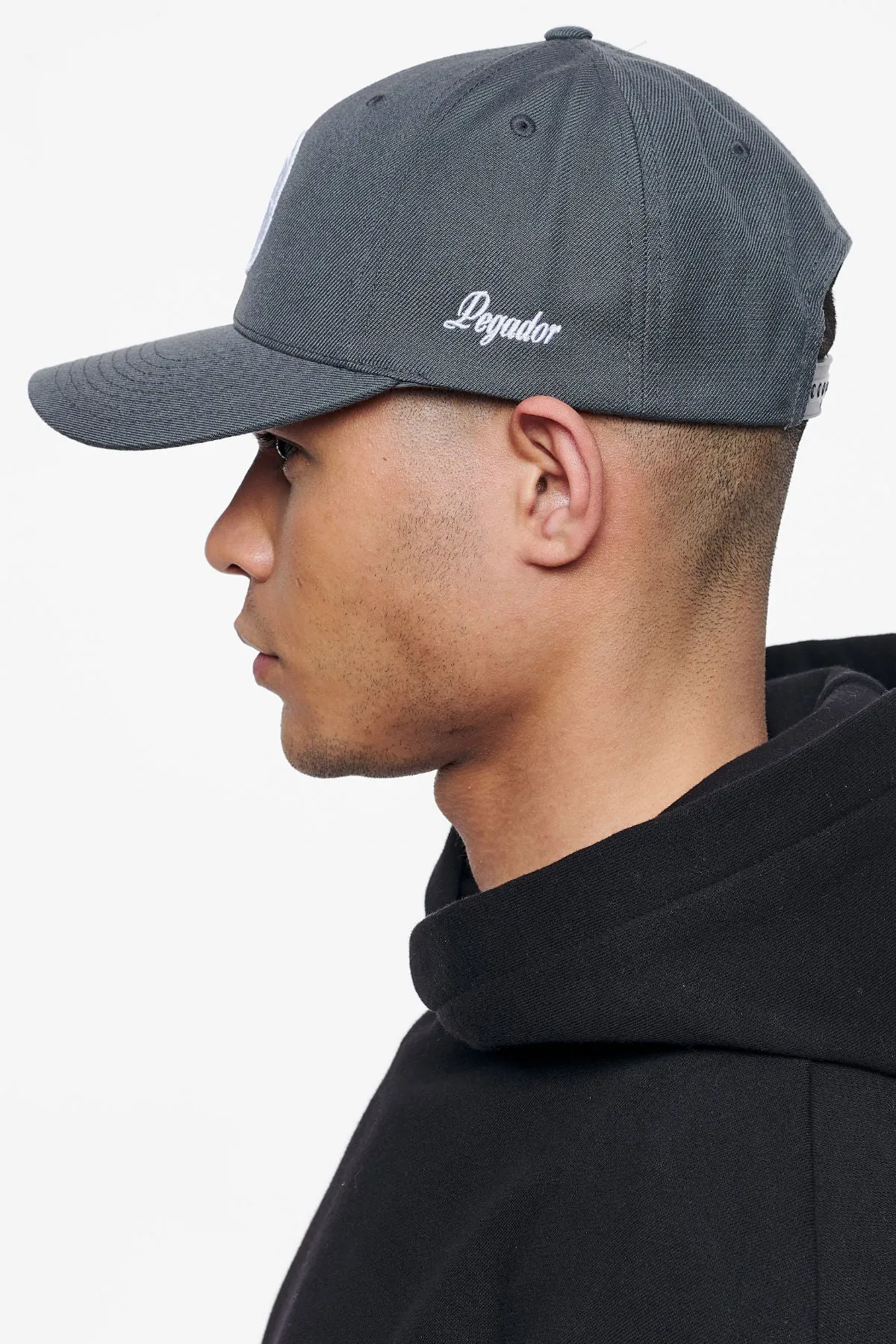 Percy Curved Cap Dark Grey