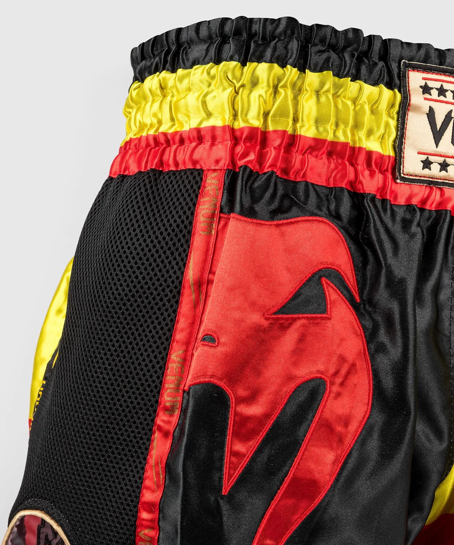 Venum Giant  Muay Thai shorts - Black/Yellow/Red