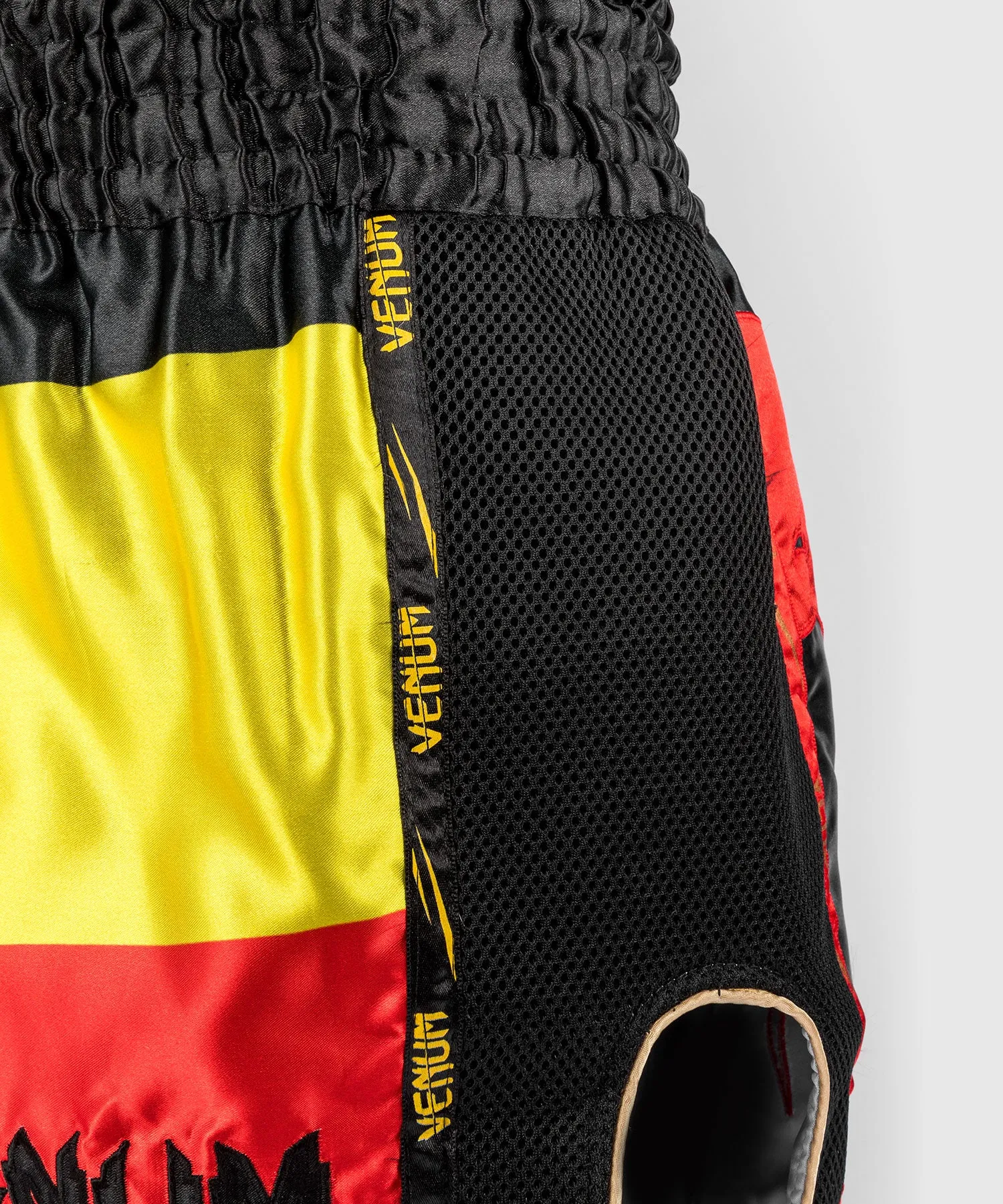 Venum Giant  Muay Thai shorts - Black/Yellow/Red